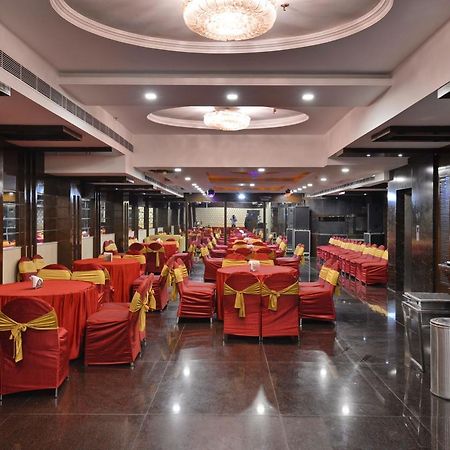 Hotel Palmdale Zirakpur ภายนอก รูปภาพ