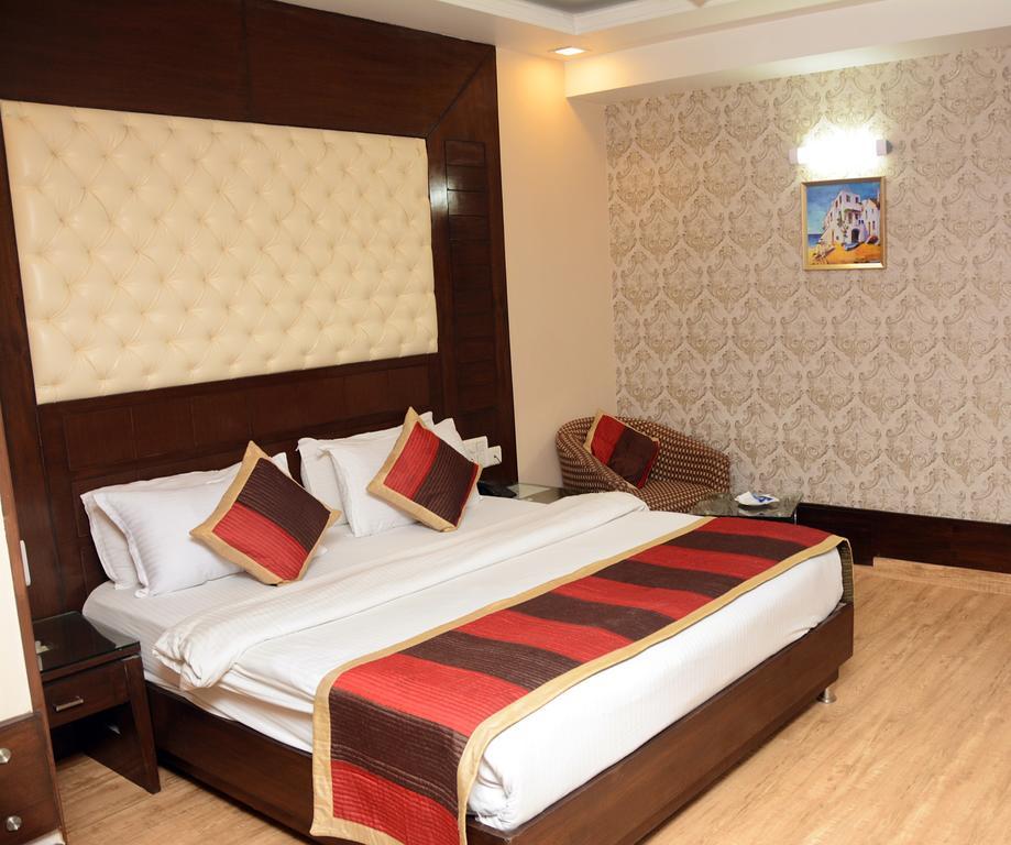 Hotel Palmdale Zirakpur ห้อง รูปภาพ