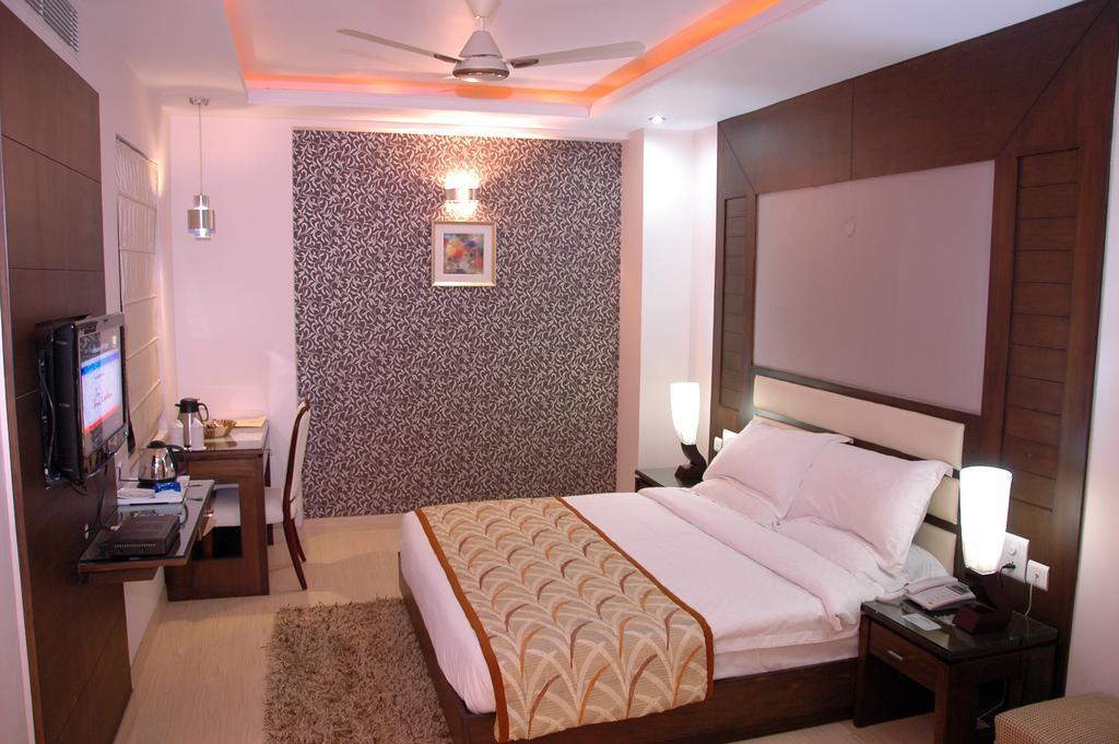 Hotel Palmdale Zirakpur ห้อง รูปภาพ