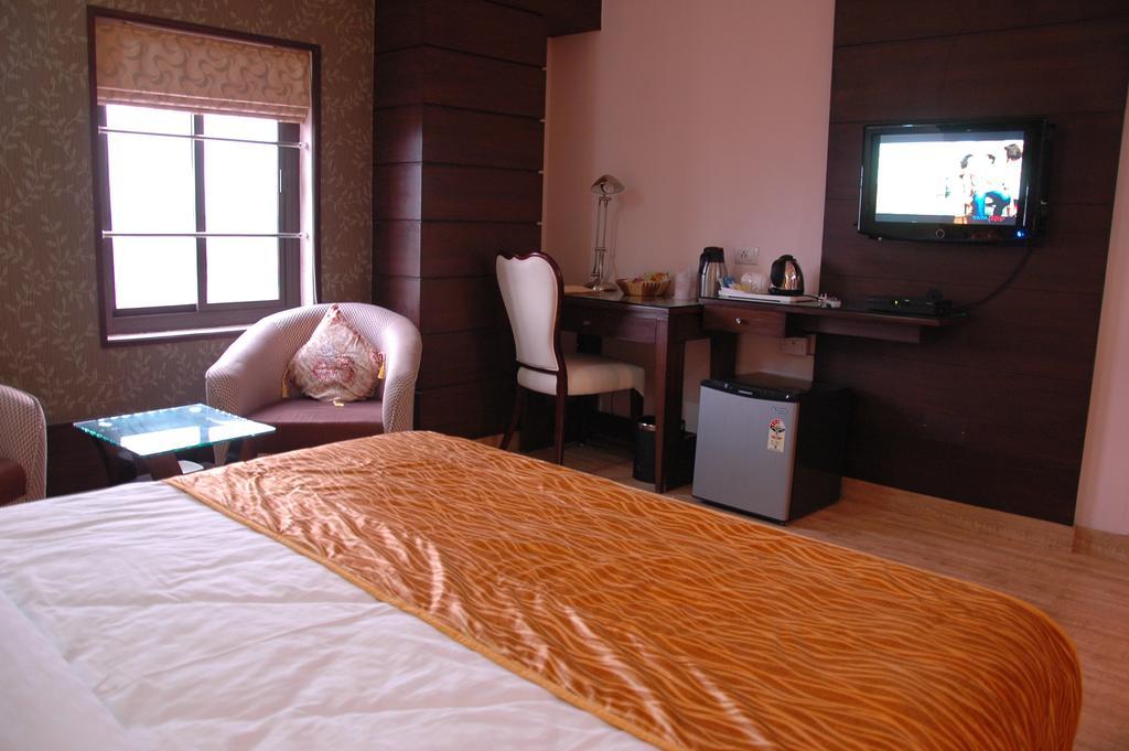 Hotel Palmdale Zirakpur ห้อง รูปภาพ