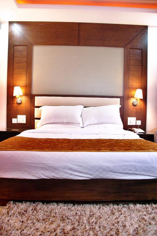 Hotel Palmdale Zirakpur ห้อง รูปภาพ